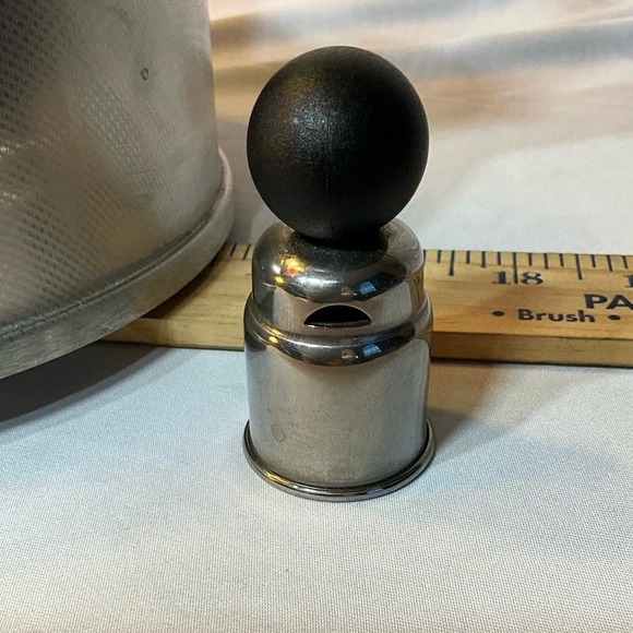 BonJour Italian Manufactured Stainless Steel Teapot Kettle Stovetop Kettle 2qt - Picture 10 of 10